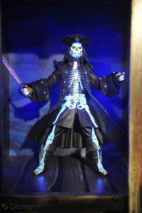 Pirates of the Caribbean Disneyland The Pillager Action Figure